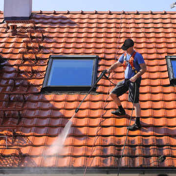 Pour votre toiture, faites appel à une entreprise spécialisée dans le nettoyage de toiture